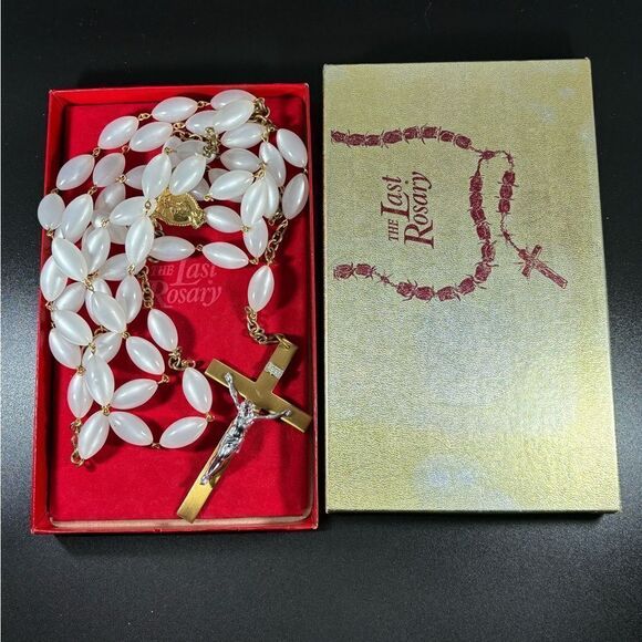 VINTAGE‎ WHITE MOONSTONE BEAD THE LAST ROSARY 47" FUNERAL Casket CRUCIFIX 
Gold - Picture 1 of 3